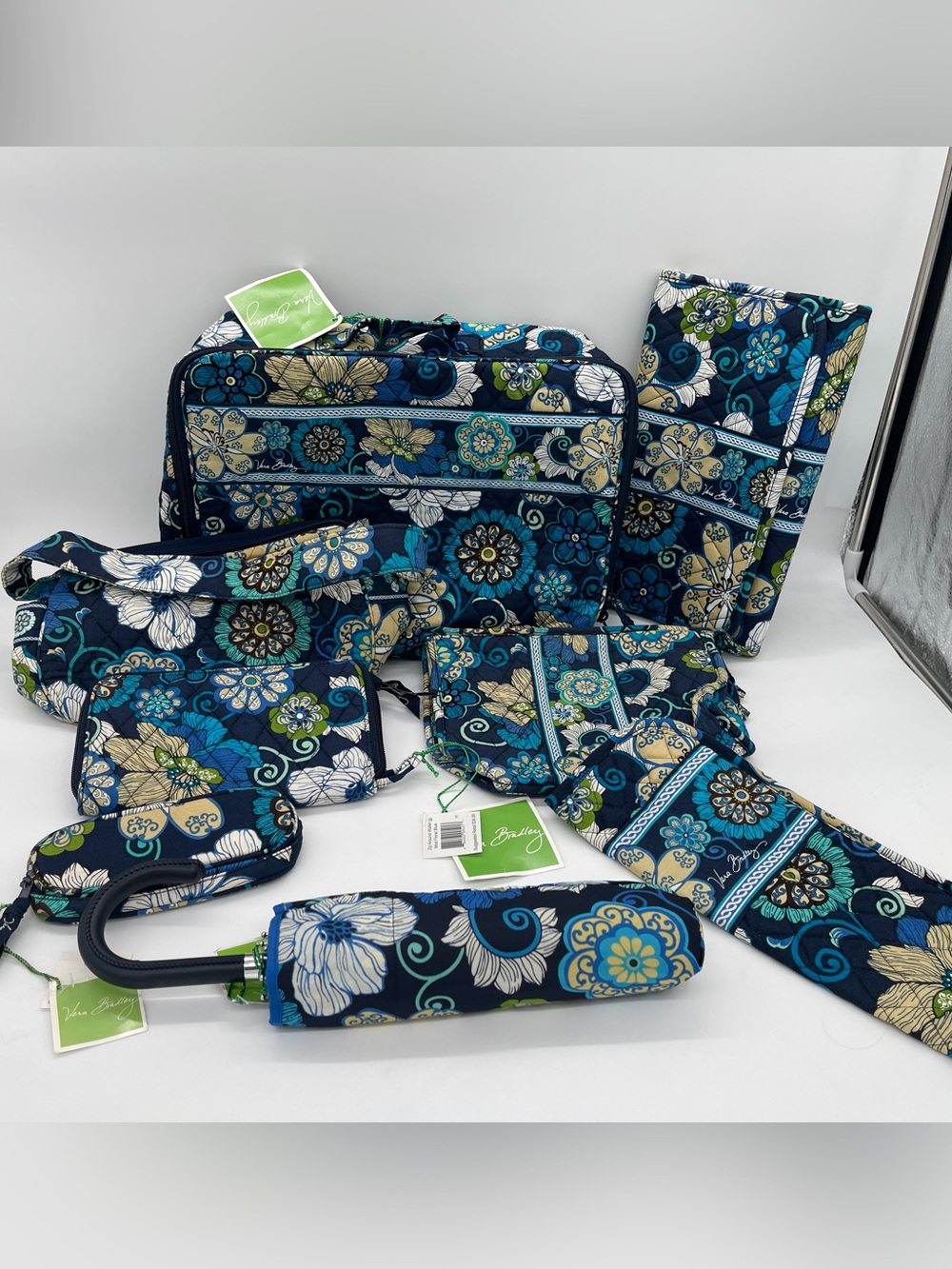 Vera Bradley highly sought RETIRED Mod Floral Blue design Set